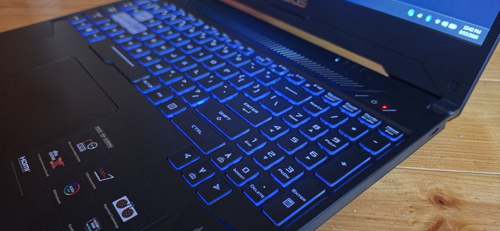 Laptop Asus Ryzen 5 GTX 1650 16GB SSD 15.6" 120Hz