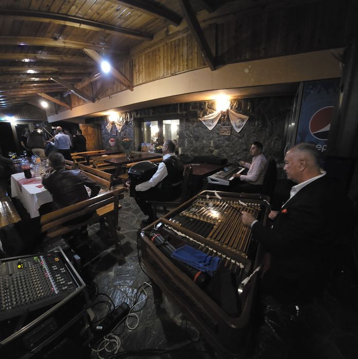 Integral Cabana Perla Muntilor Cabana munte Cabana inchiriat Pensiune