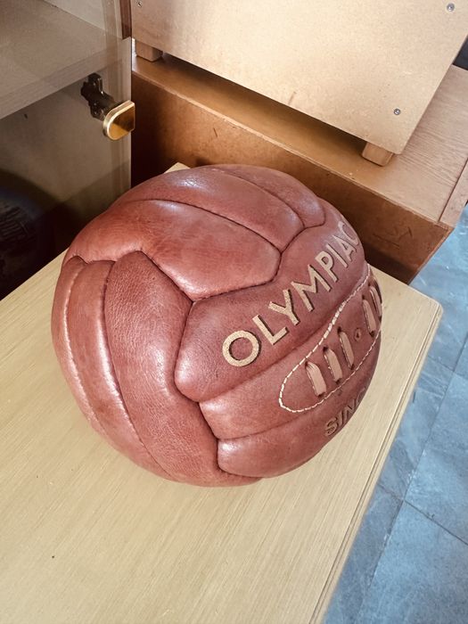 Ретро кожена футболна топка Olympiacos (Since 1925) – колекционерска