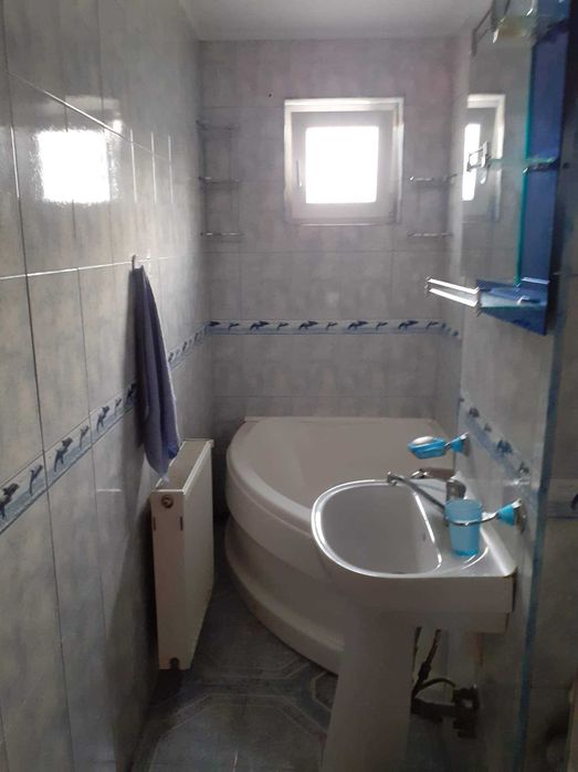 Inchiriez apartament 2 camere m6..fara animale de companie