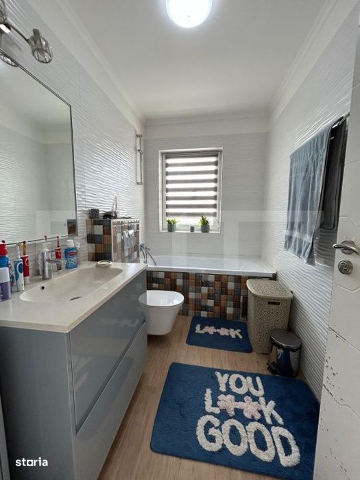 Apartament de vanzare, cu 4 camere, 100 mp, zona Oasului