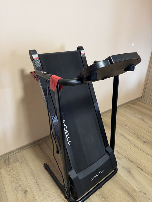 Електрическа бягяща пътека Techfit