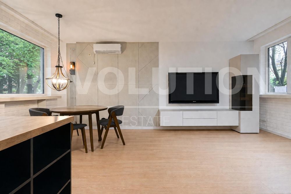 Продава се Тристаен апартамент в София, Младост 2 - 112 кв.м за 1321 €/кв.м - Снимка #1