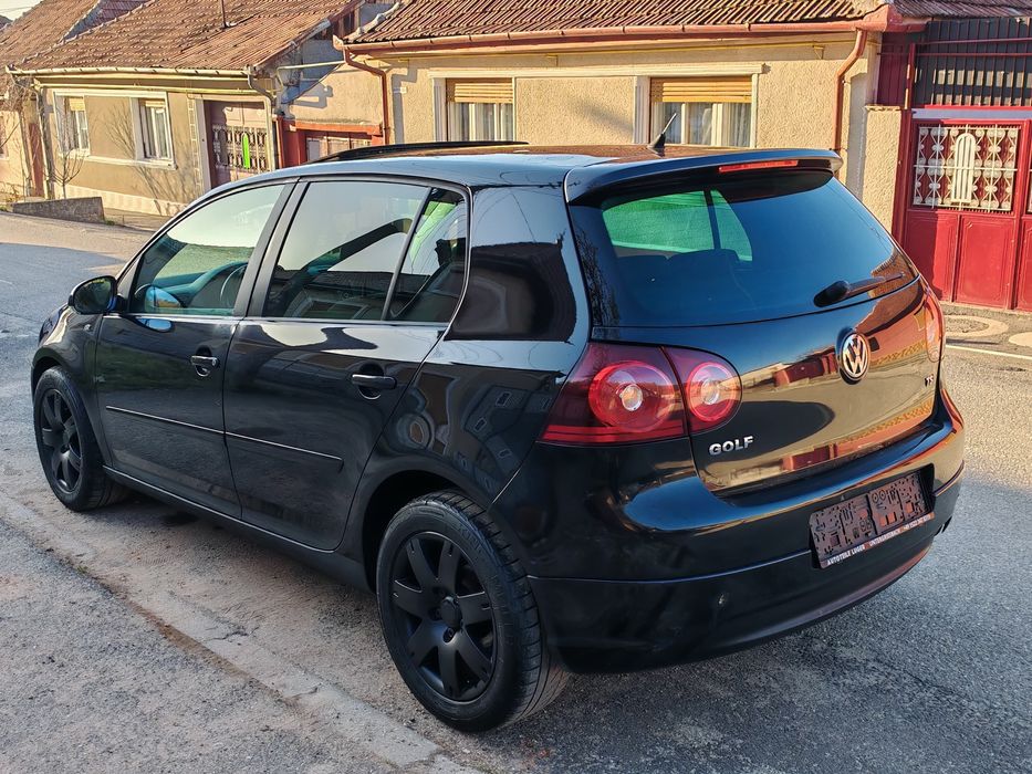 Vând Golf GT sport.
