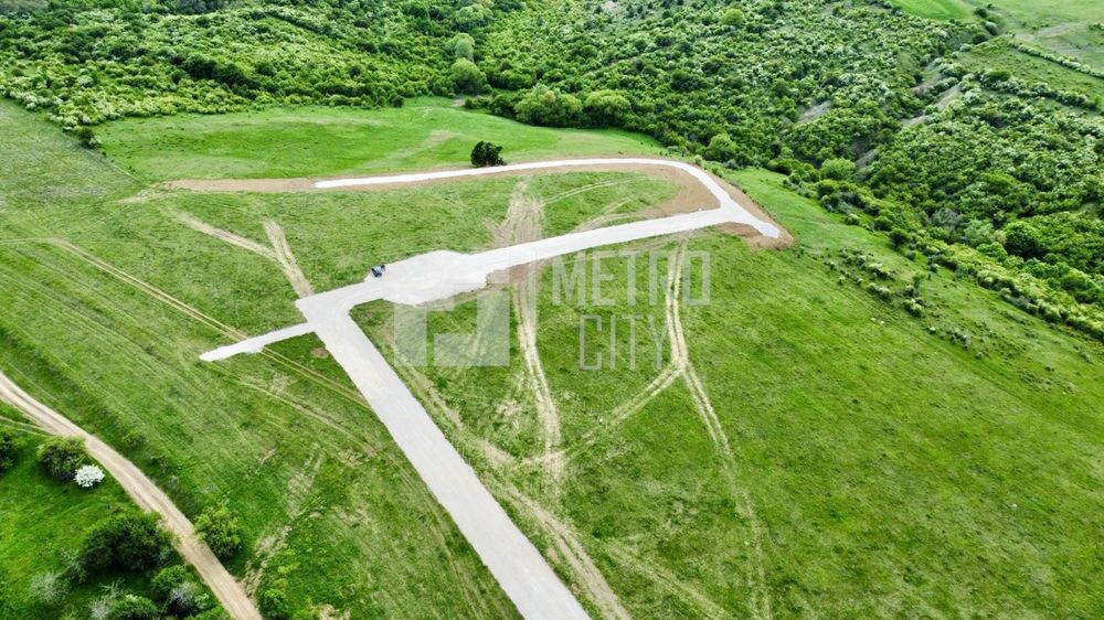 Парцел в София, област-с.Хераково площ 675 цена 64125