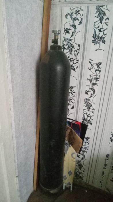 Продам кислородный баллон