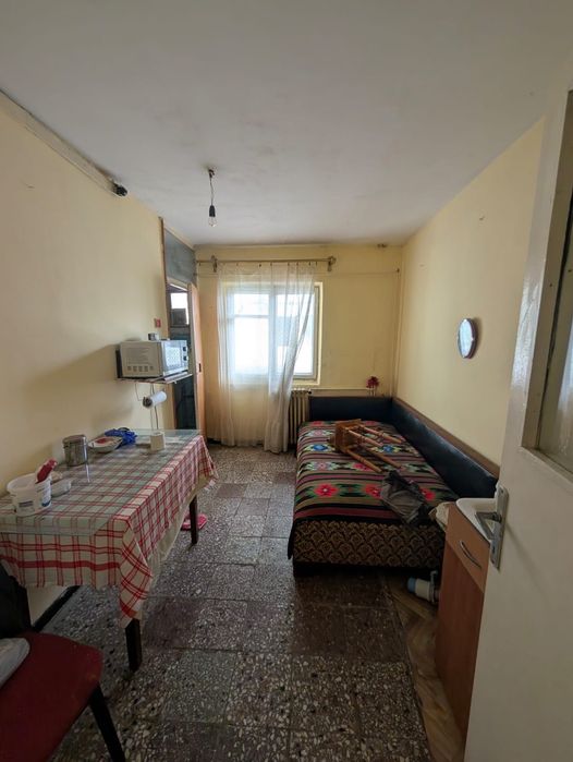 Apartament 2 camere, decomandat - zonă centrală