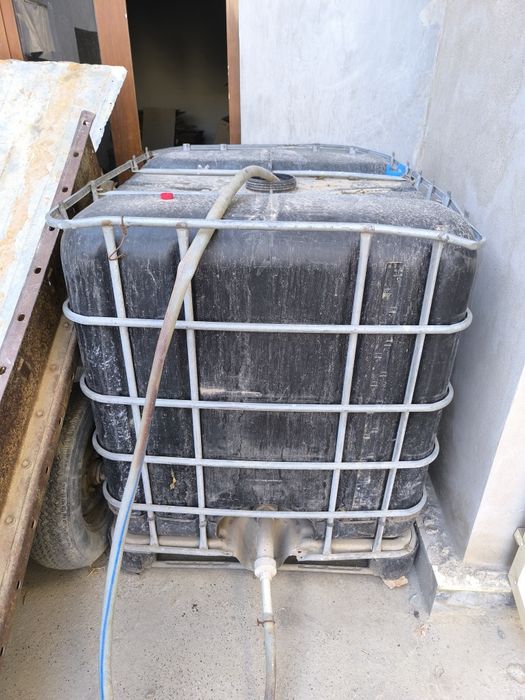 Продается плассмасовая емкость