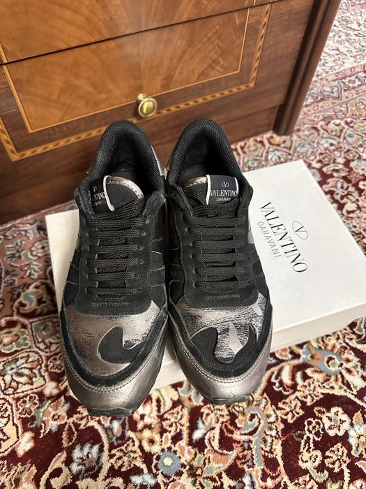 Женская кроссовка Valentino