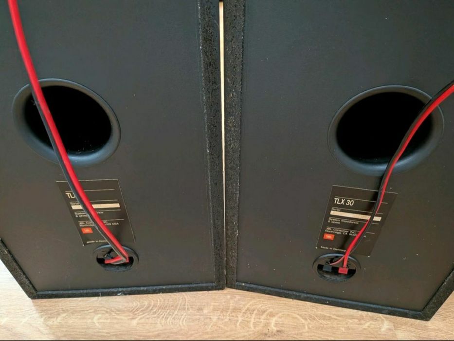 Boxe JBL TLX 30 – Pereche – Sunet Puternic și Clar