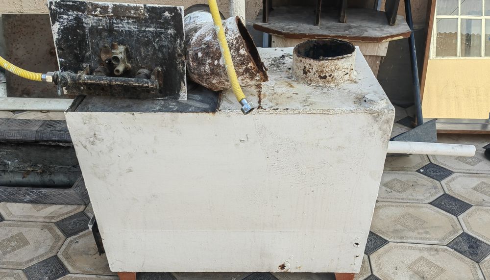 Продам б/у советскую отопительную печь