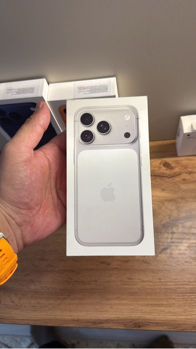 Айфон 17 про 256г