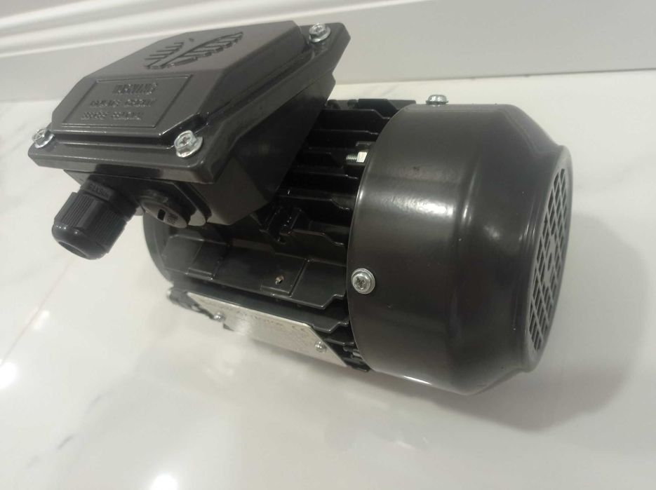 Електромотор 0.12 kw.