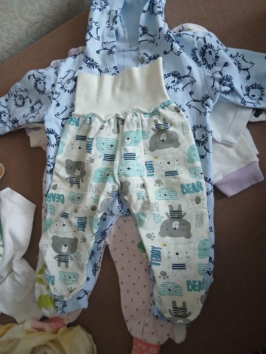 Продается пакет вещей на фото