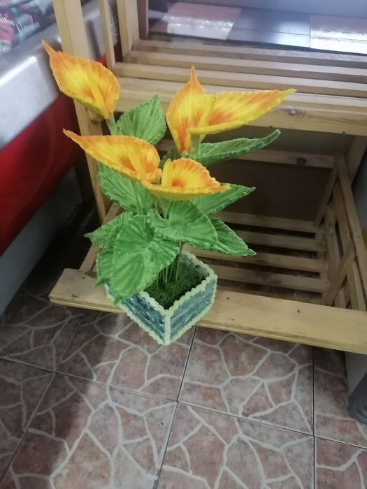 Продавам ръчно изработени цветя