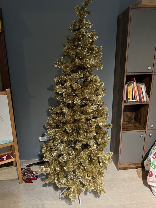 Коледна елха цвят златист