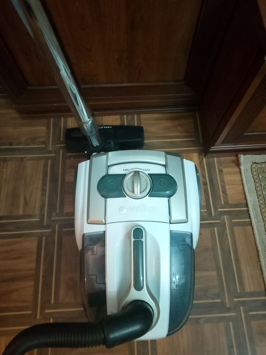 Пылесос Vitek  .