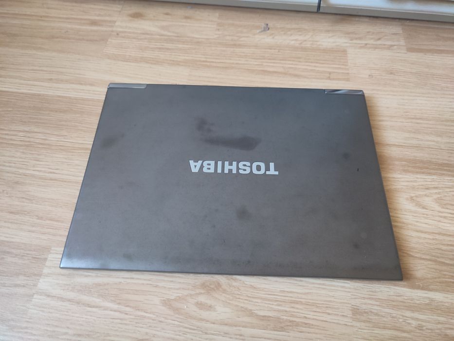 Laptop Ultra Subțire și Ușor Toshiba Z830 - i5-2467M/4gb/128gb Bat. 3h