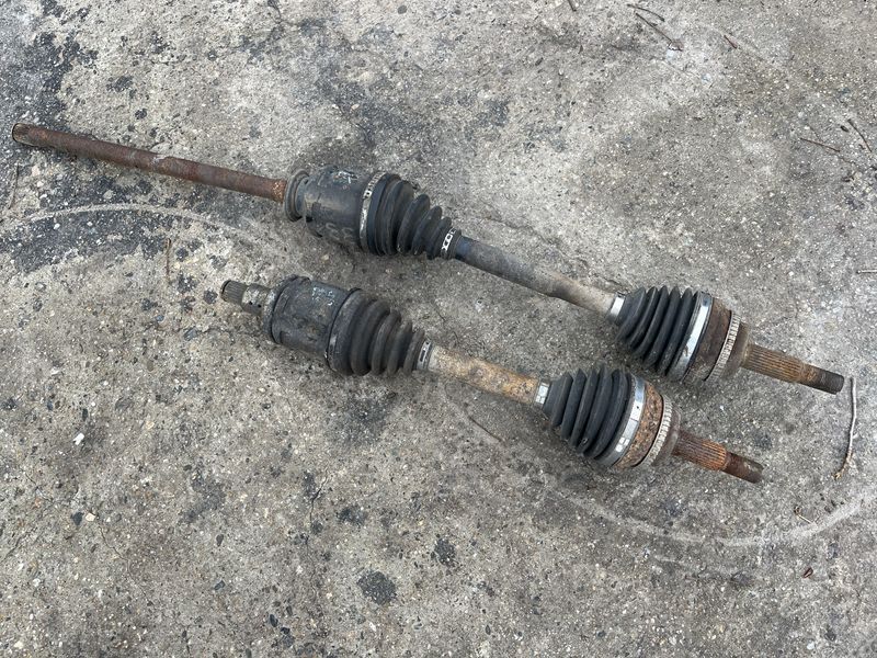 Полуоска Toyota Rav 4 2.0D4D