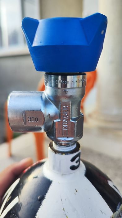 Бутилка Dräger 6.7 кг - 300bar + зарядна станция Wrangler. 160 EURO