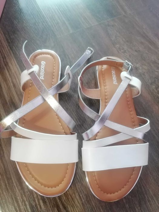 Сандали 36 номер. Нови!