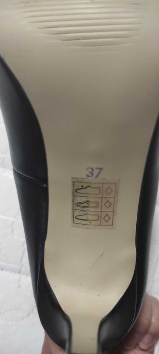 Дамски черни обувки