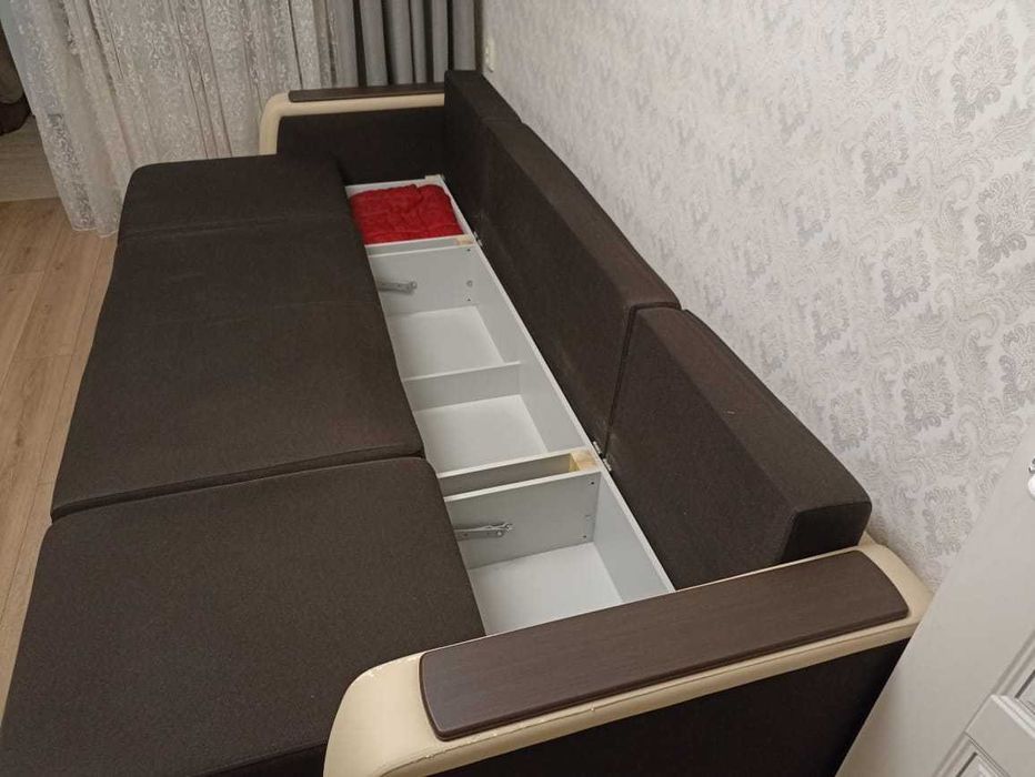 Продам б/у диван в хорошем состоянии