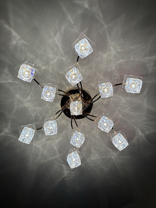 Продам люстру!!!