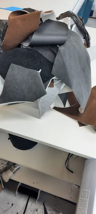 Обрезки материала от авточехлов