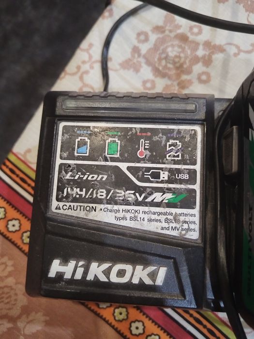 HIKOKI 35V  Зарядно с батерия