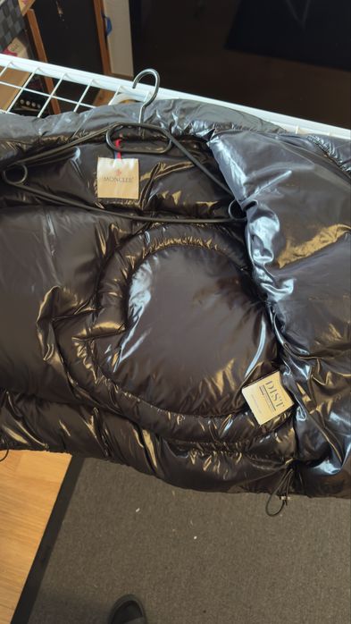 Geaca Moncler Editie Limitată