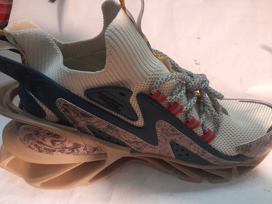 Маратонки Revolution