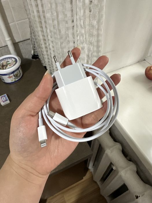 Зарядка оригинал на Айфон