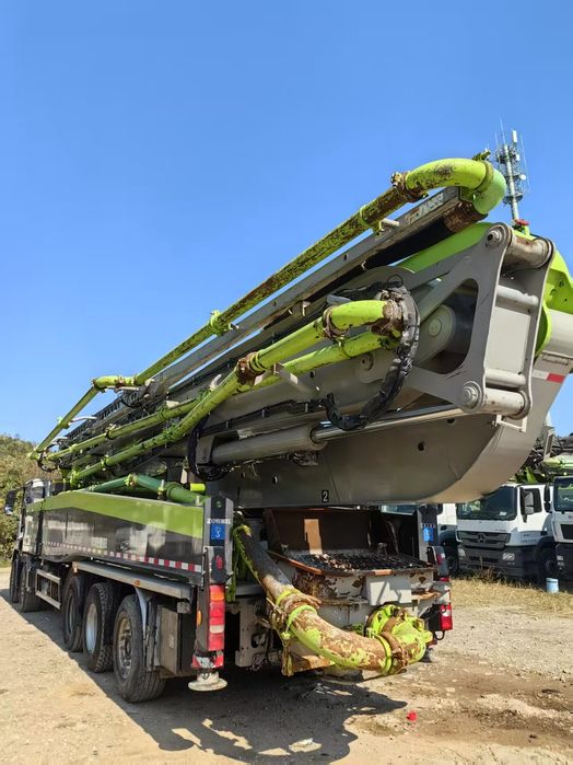 Avtobetononasos 67 metrlik zoomlion