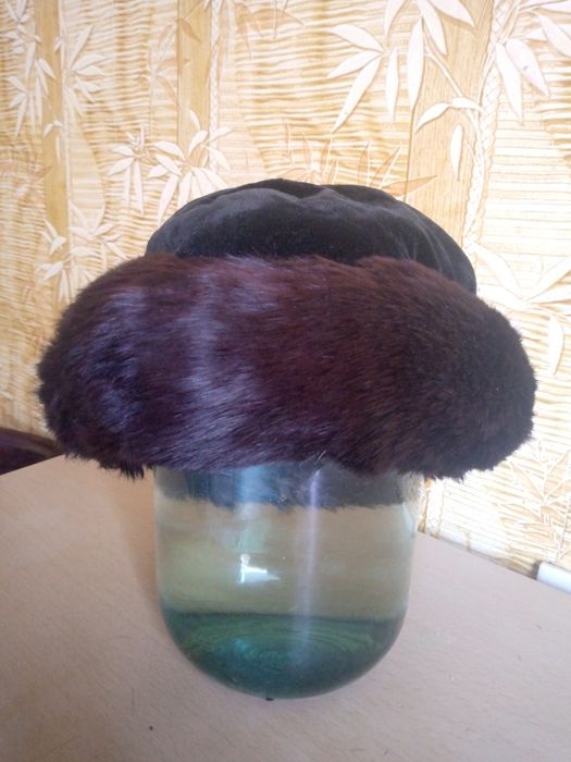 Продам зимнию шапку