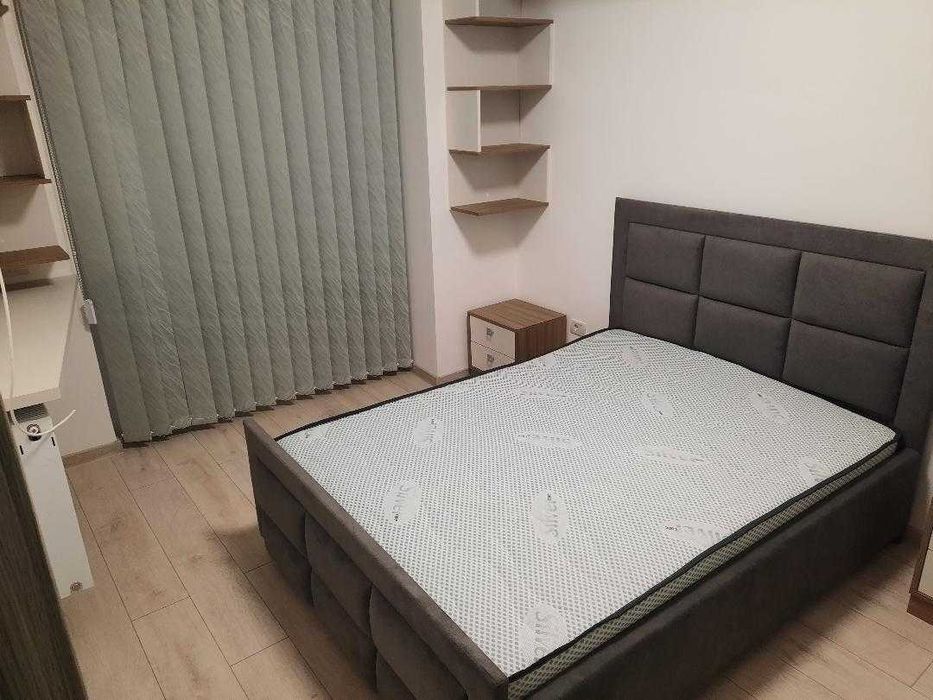 Închiriez apartament 2 cam. bloc nou, cu loc parcare privat