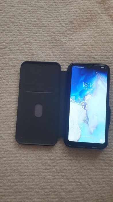 Самсунг А 10 смартфон перфектен