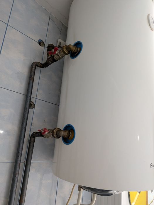 Boiler termoelectric Ariston 99 L 2000 W REZISTENTA DEFECTA