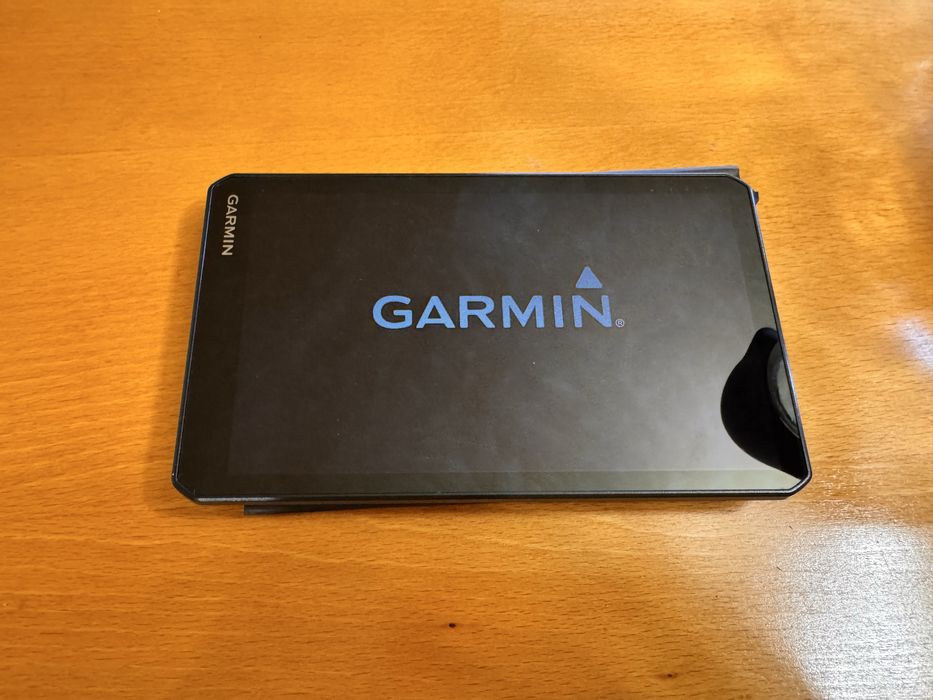 GPS навигация Garmin Dēzl LGV720