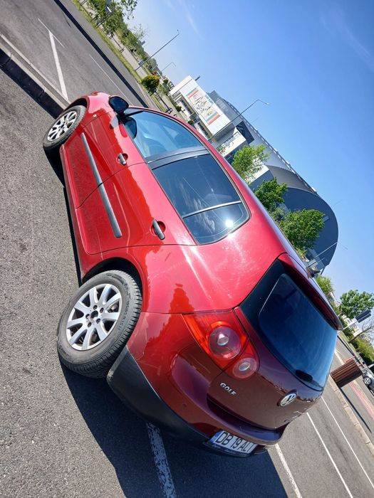 Vand Golf 5 1,6 benzina