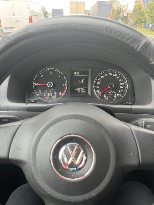 VOLKSWAGEN Touran 2012 — imagine 4
