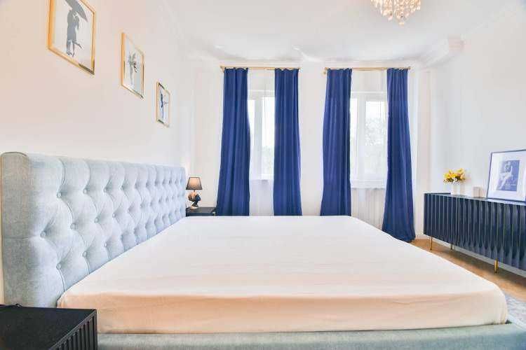 Дава се под наем Тристаен апартамент в София, Център - 100 кв.м за 1000 € - Снимка #1