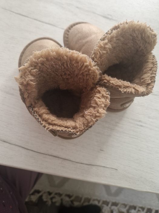 Ugg de la technobaby