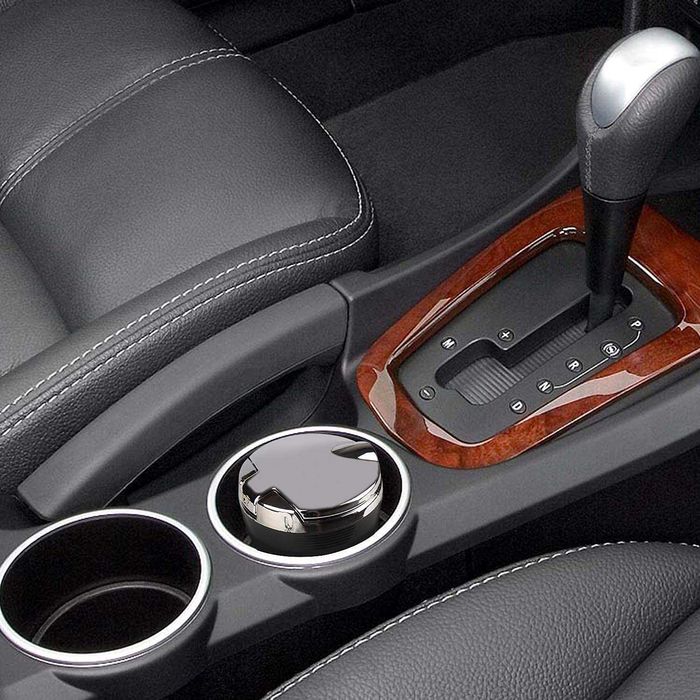 Scrumiera auto cu lumina LED activare automata montare in suport pahar