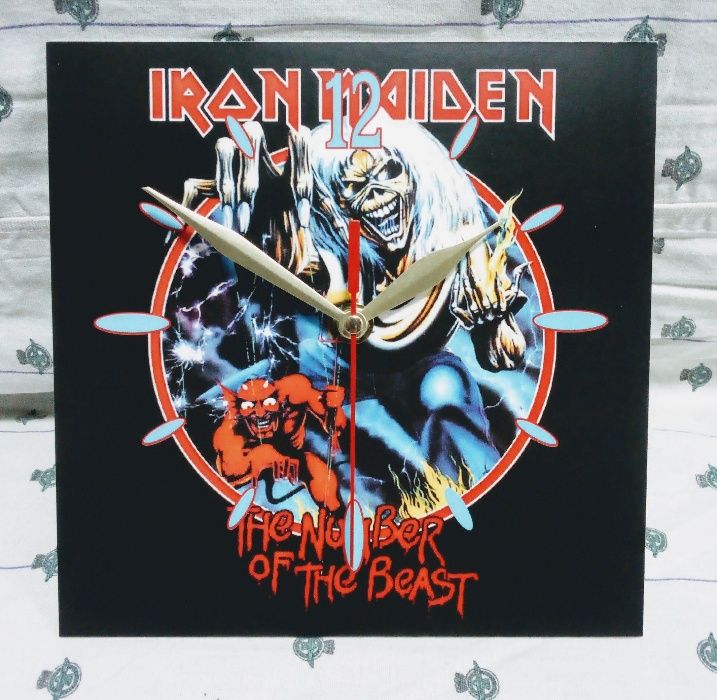 ЦСКА, ЛЕВСКИ, Кама Сутра, AUDI, и други фен часовници.