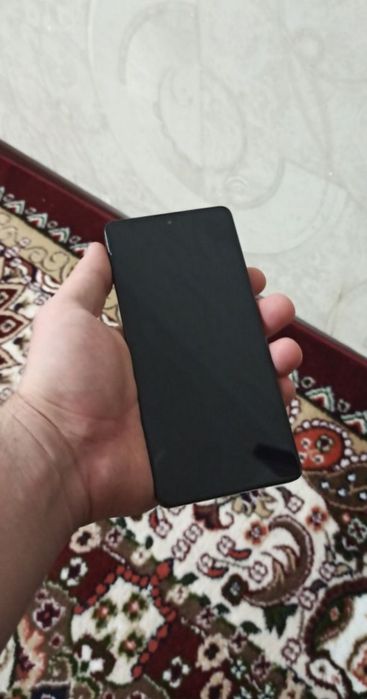 Redmi 13 pro xotira 8/256 karobka dak bor aybi yo hamma joyi ishlaydi