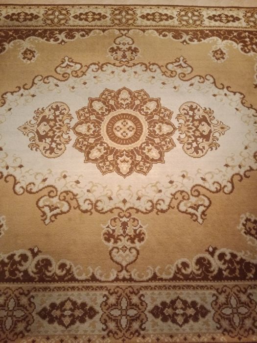 Продам ковер б/у