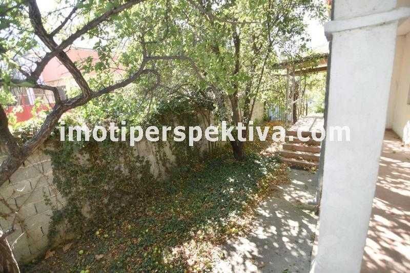 реф.1300 Обзаведена къща в кв. Кършияка!