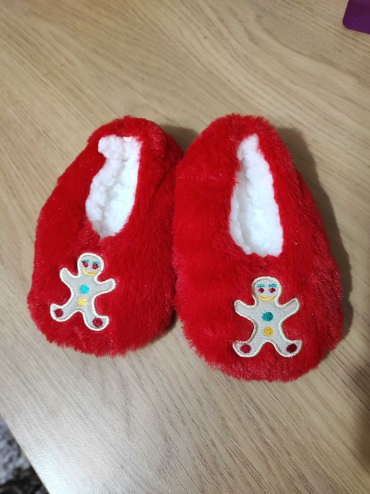 Лот топли пантофки за момиче