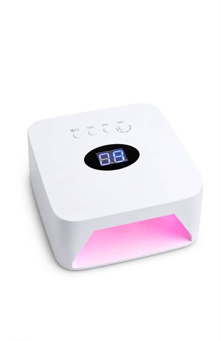 Продава се! Комбинирана UV/ LED лампа S50, 54W  В много добро състояние е, ползвана е само 2/3 пъти.Купена от Елена Арт